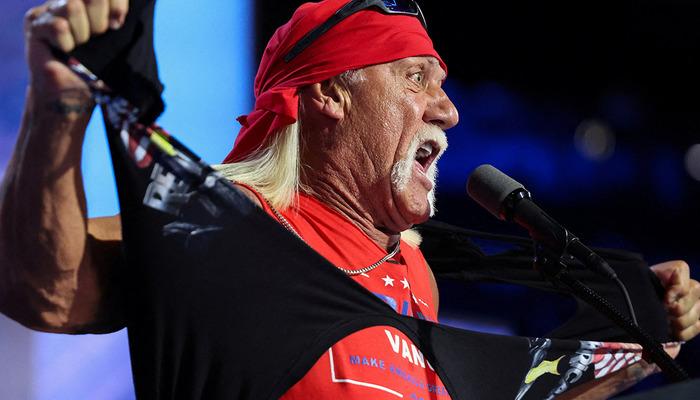 Bir anda gömleğini yırttı ve dünyanın gözü önünde bağırdı!  Efsanevi güreşçi Hulk Hogan yaptığını yaptı: Trump için geldi, daha çok konuştu