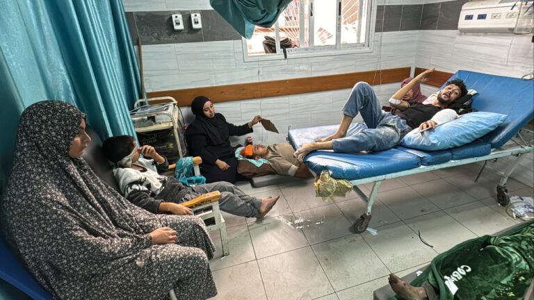 Yakıtı biten El-Awda hastanesinde hayati hizmetler yarın durdurulacak