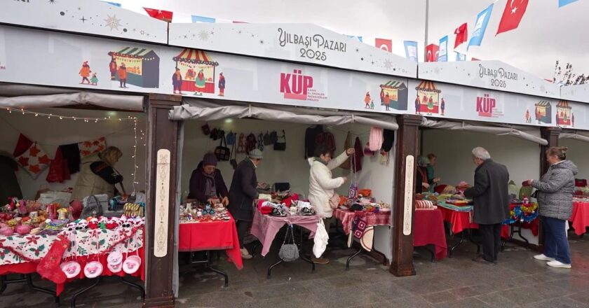 AK İBB grup sözcüsü yılbaşı pazarını eleştirdi: “Üsküdar bir Türk-İslam şehridir”