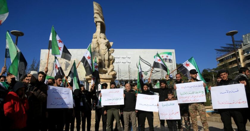 Halep’teki PKK/YPG terör organizasyonunu protesto edenler Başkan Şora’dan operasyon istedi