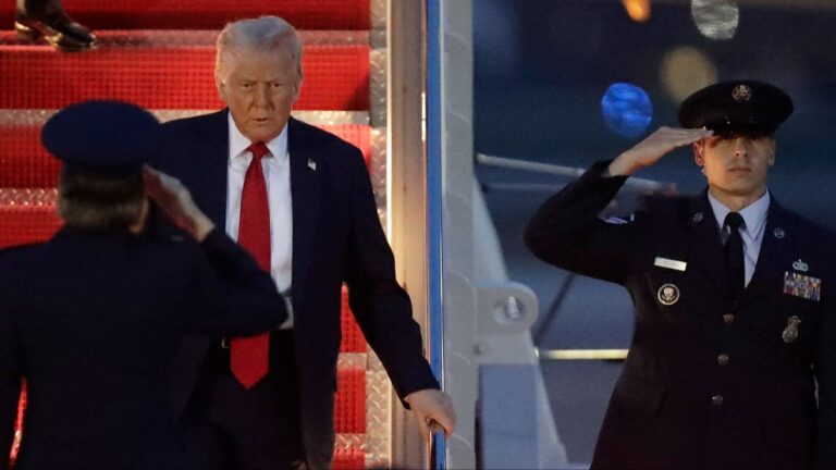 Trump, başkanlık randevusunda üç dönemle “şaka yapmadığını” söyledi