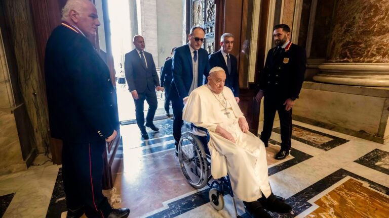 İyileşme sürecinde Papa’dan Santa Maria Maggiore Bazilikası’na sürpriz ziyaret
