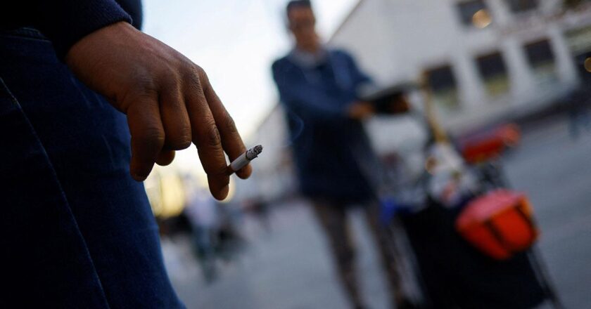 Çocukların Fransa’da bulunduğu yerlerde sigara içilmeyecek