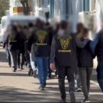 Bir pazar ve simit olarak gizlenen parçalar bir çekirge ile yakalandı