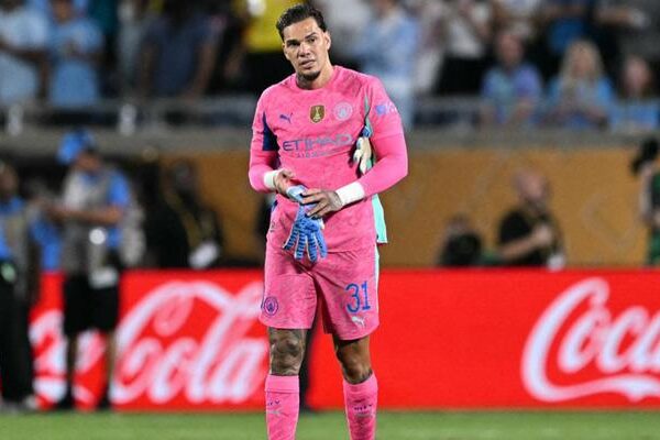 Son Dakika: Galatasaray’ın Edleson Bombası! Sarı Kırmızılar Fernando Muslera yeri Manchester City Star ile doldurmayı planlıyor …
