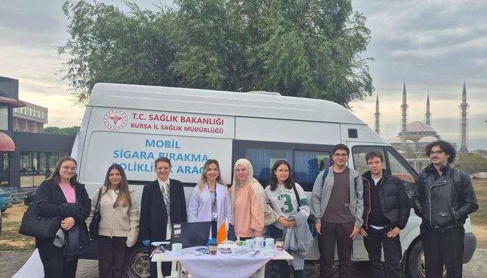Sahada “mobil sigara bırakma araçları” ekipleri: vatandaşları sigarayı bırakmaya teşvik etmek