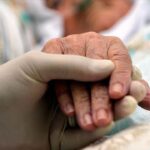 Evde bakım ödemeleri hesaplara yatırılmaya başlandı