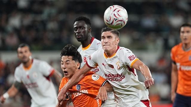 Başakşehir-Galatasaray maçına hakem kararları damga vurmuştu! Trio ekibi yorumladı: Devam ettirilmeliydi…